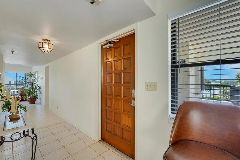 372 Golfview Road #403 North Palm Beach, FL 33408