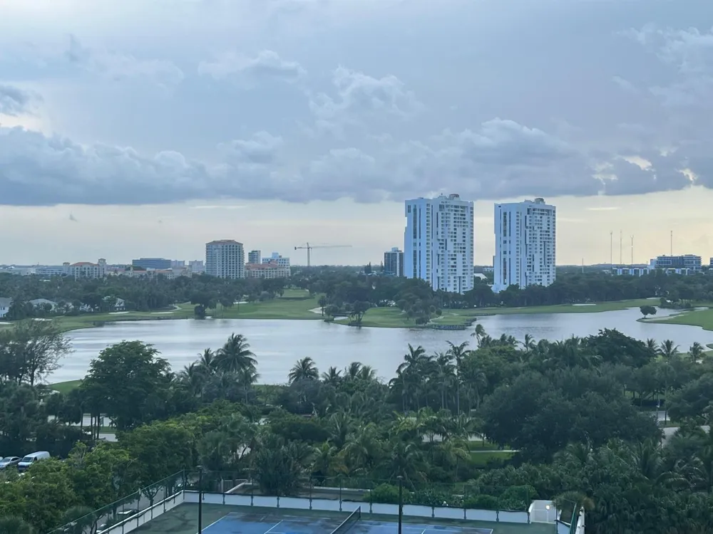 20201 E Country Club Drive #1009 Aventura, FL 33180