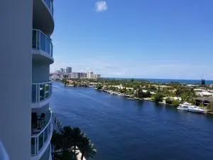 20201 E Country Club Drive #1009 Aventura, FL 33180