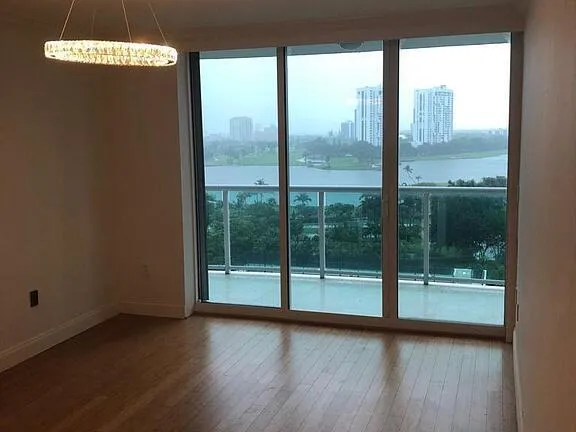 20201 E Country Club Drive #1009 Aventura, FL 33180
