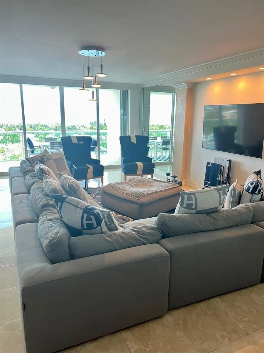 20201 E Country Club Drive #1009 Aventura, FL 33180