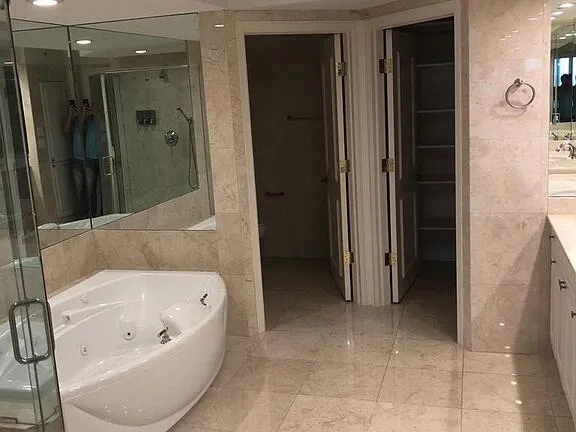 20201 E Country Club Drive #1009 Aventura, FL 33180