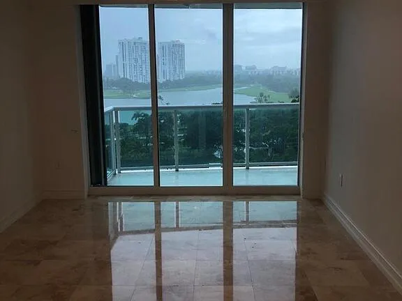 20201 E Country Club Drive #1009 Aventura, FL 33180