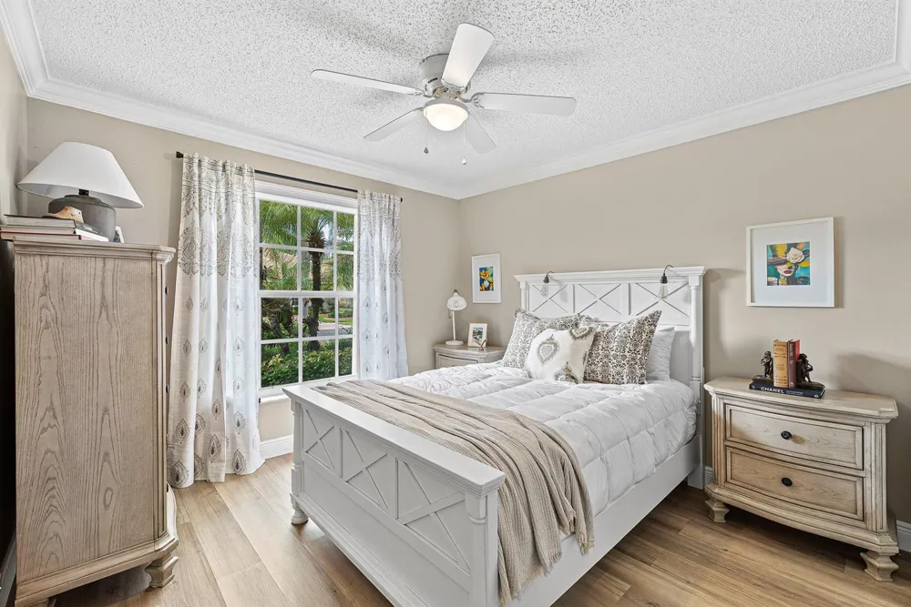 9444 SWANSEA LANE West Palm Beach, FL 33411