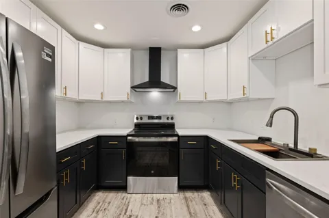 909 Silber Road #11