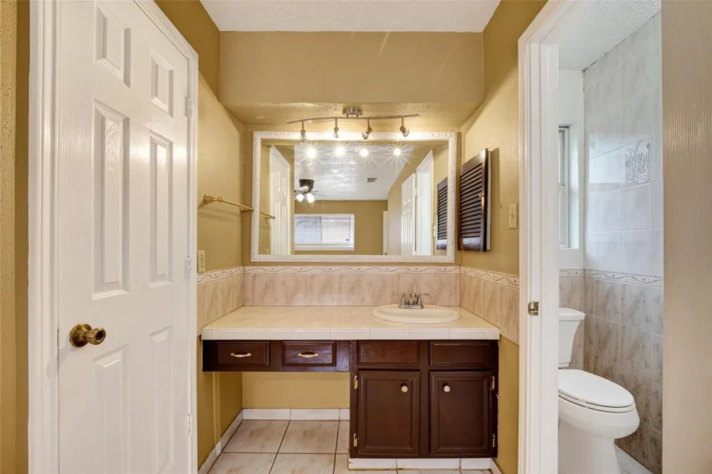 1379 Wrotham Lane Channelview, TX 77530