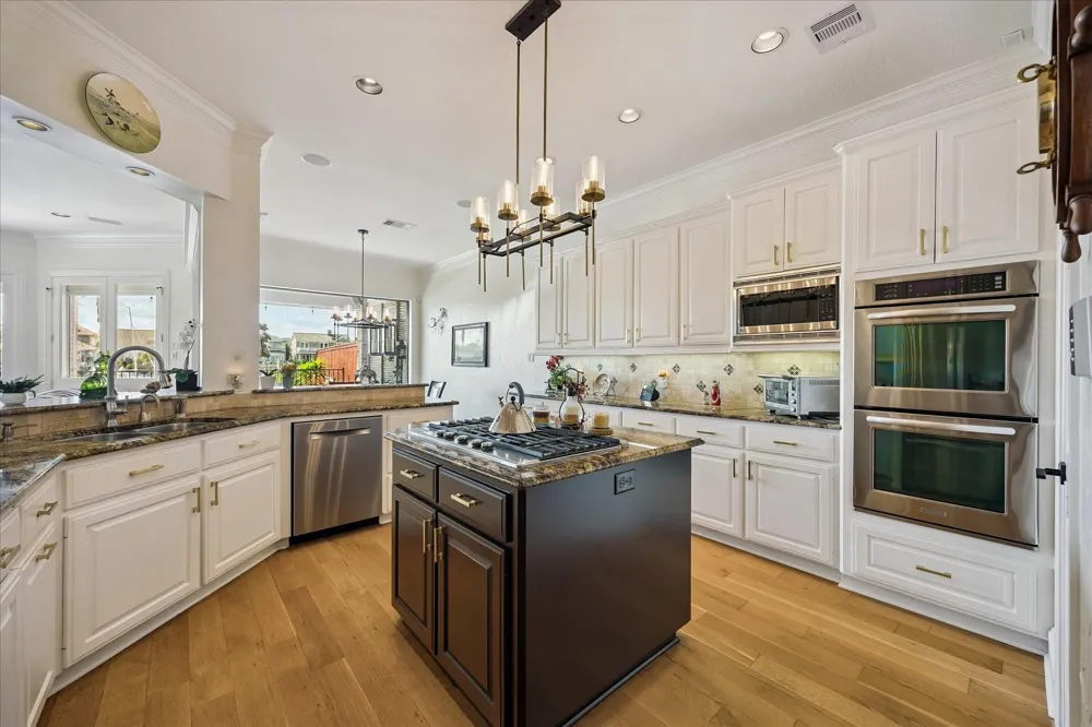 631 Northport Lane League City, TX 77565