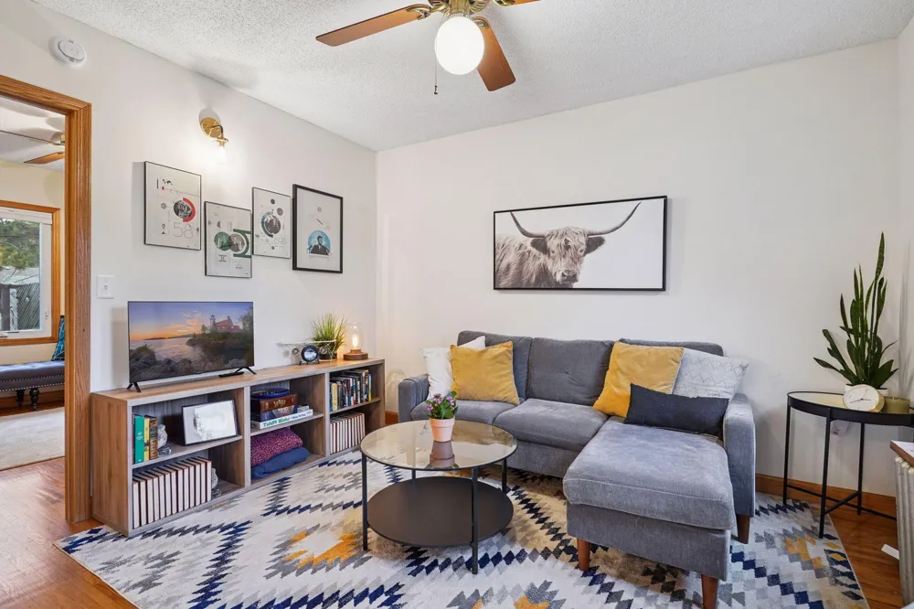 1705 Ivy Avenue E Saint Paul, MN 55106