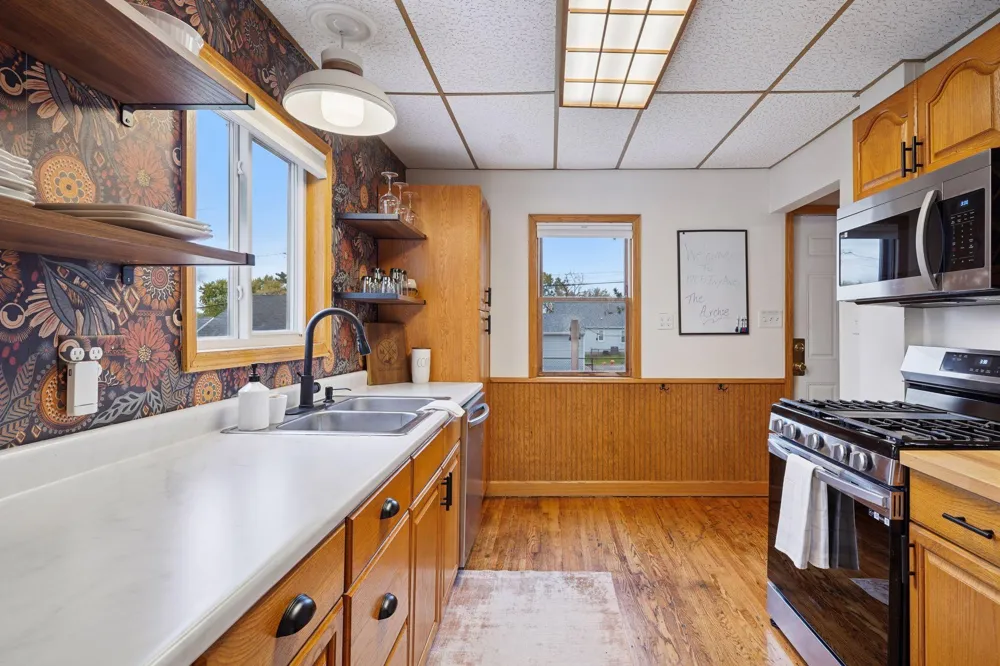 1705 Ivy Avenue E Saint Paul, MN 55106