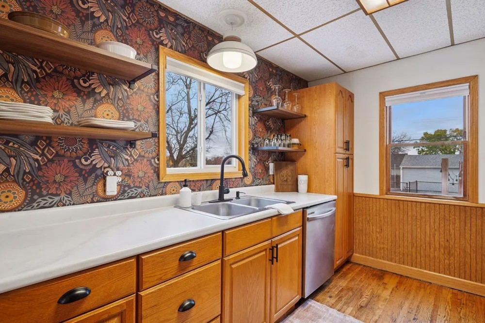 1705 Ivy Avenue E Saint Paul, MN 55106