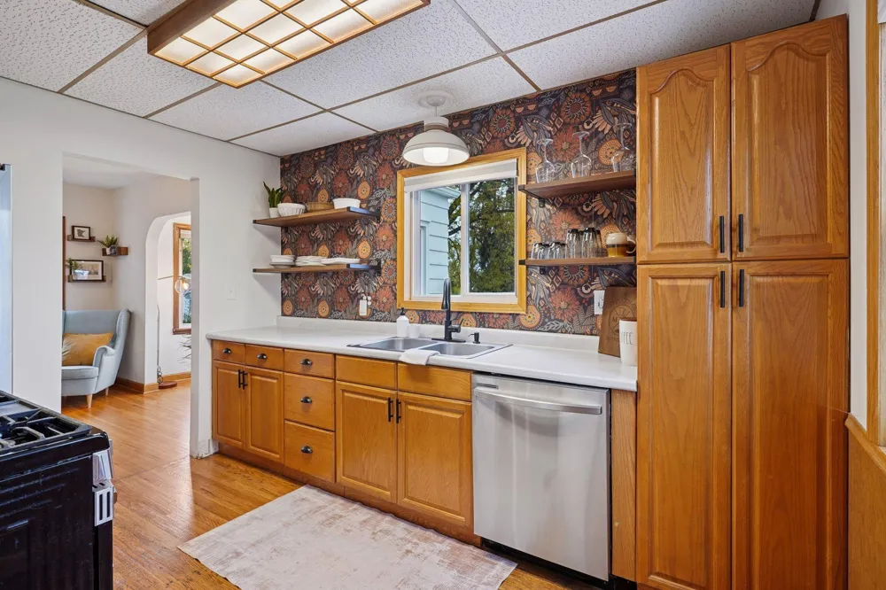 1705 Ivy Avenue E Saint Paul, MN 55106