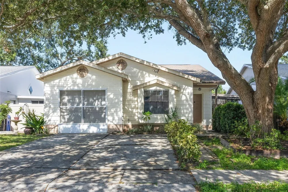 13427 LARAWAY DRIVE Riverview, FL 33579