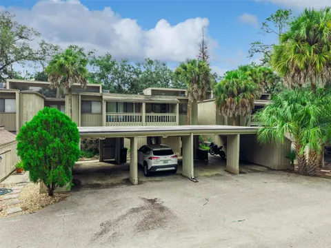 203 CROWN OAKS WAY #203
