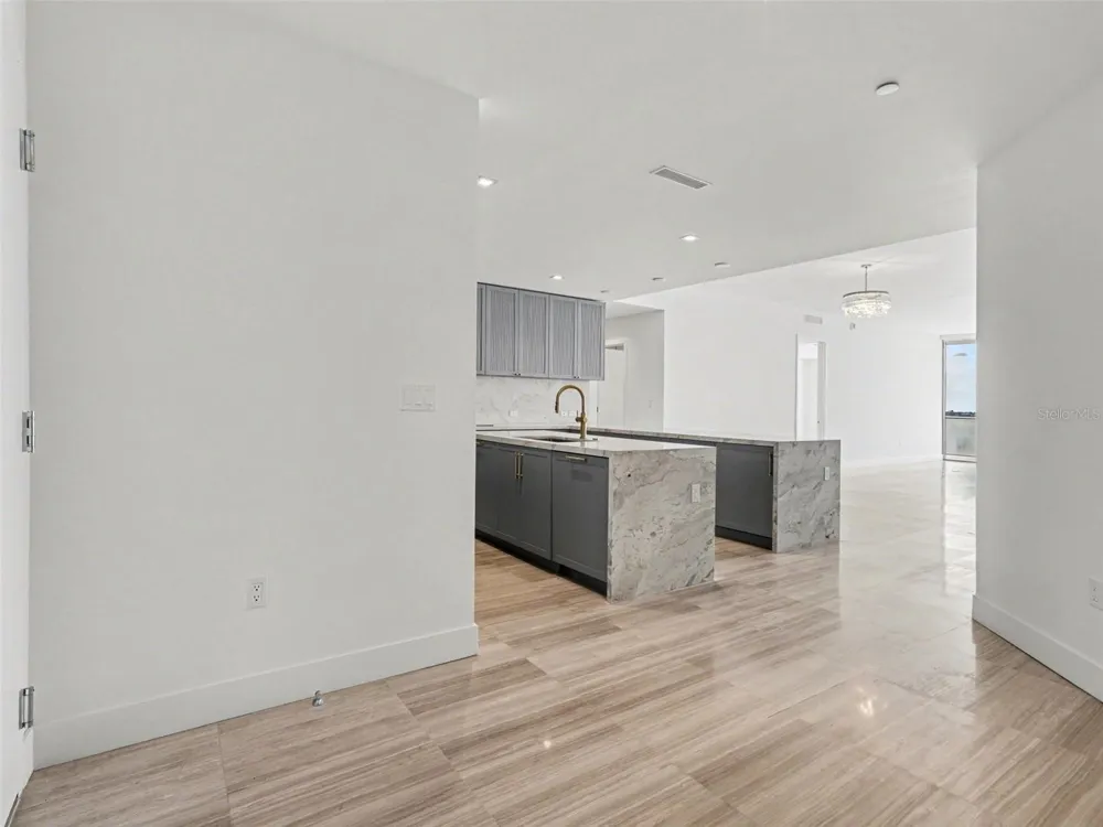 3101 W BAYSHORE STREET #503 Tampa, FL 33629