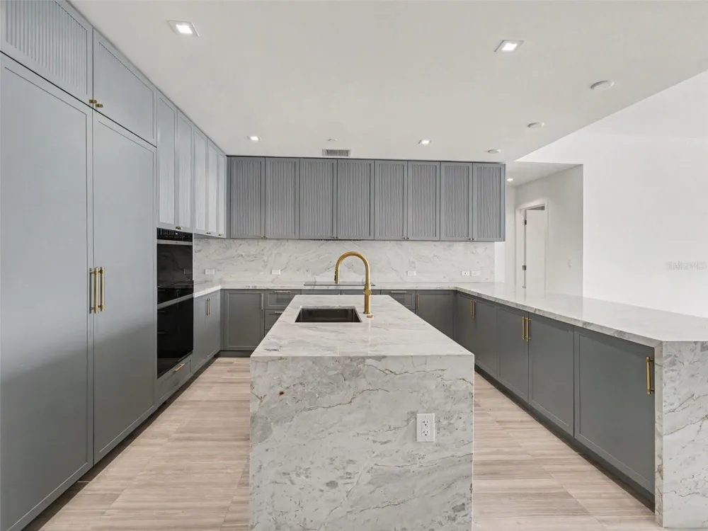 3101 W BAYSHORE STREET #503 Tampa, FL 33629
