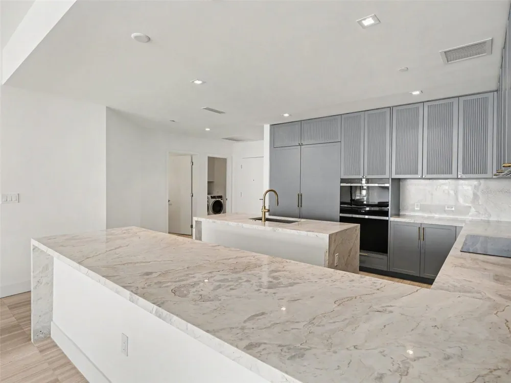 3101 W BAYSHORE STREET #503 Tampa, FL 33629