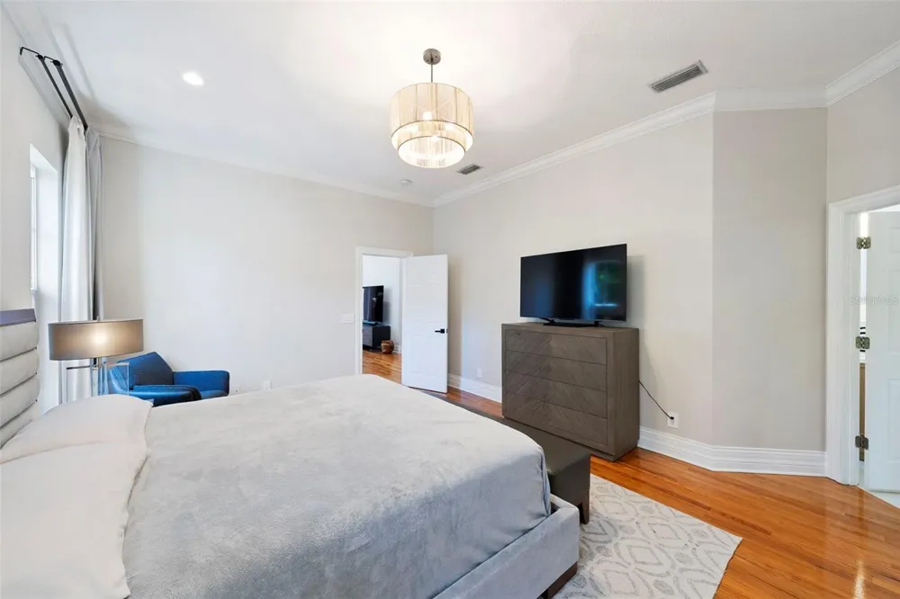 2504 W TENNESSEE AVENUE #A Tampa, FL 33629
