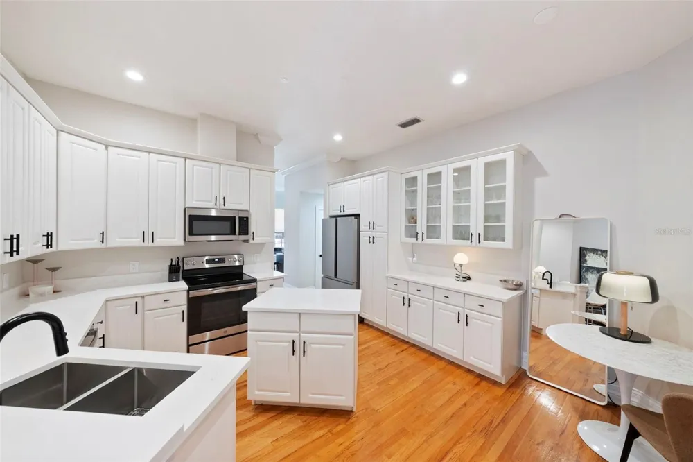 2504 W TENNESSEE AVENUE #A Tampa, FL 33629