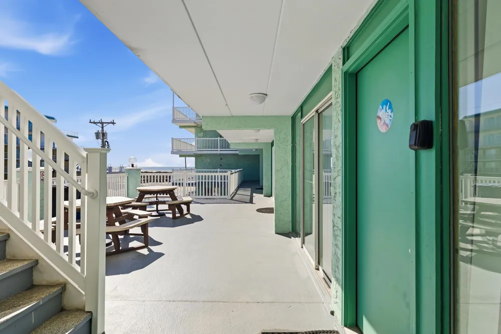 404 E Denver Avenue Wildwood Crest, NJ 08260