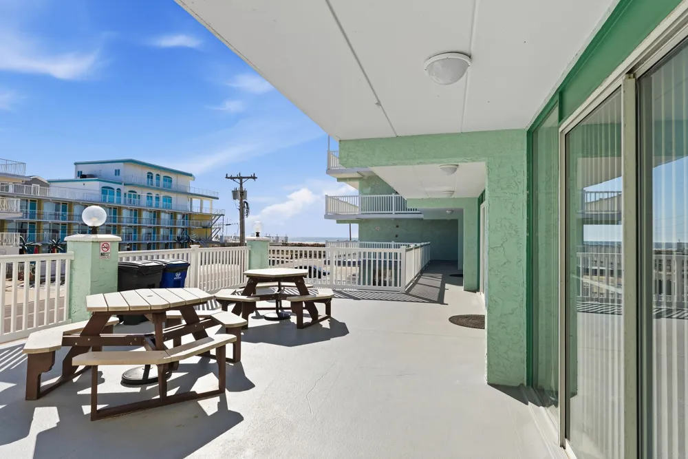 404 E Denver Avenue Wildwood Crest, NJ 08260