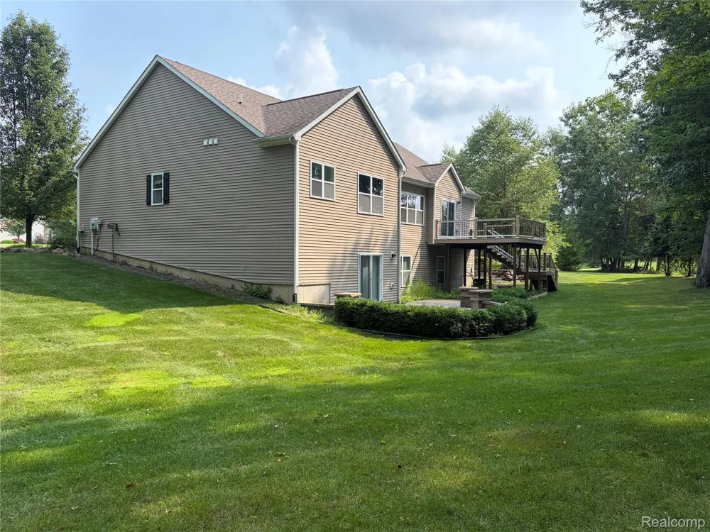 7876 Donegal Court Tyrone Township, MI 48430