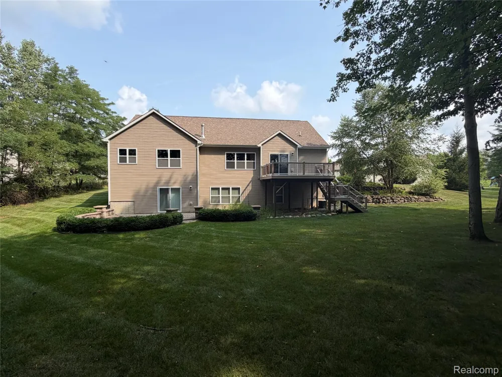 7876 Donegal Court Tyrone Township, MI 48430