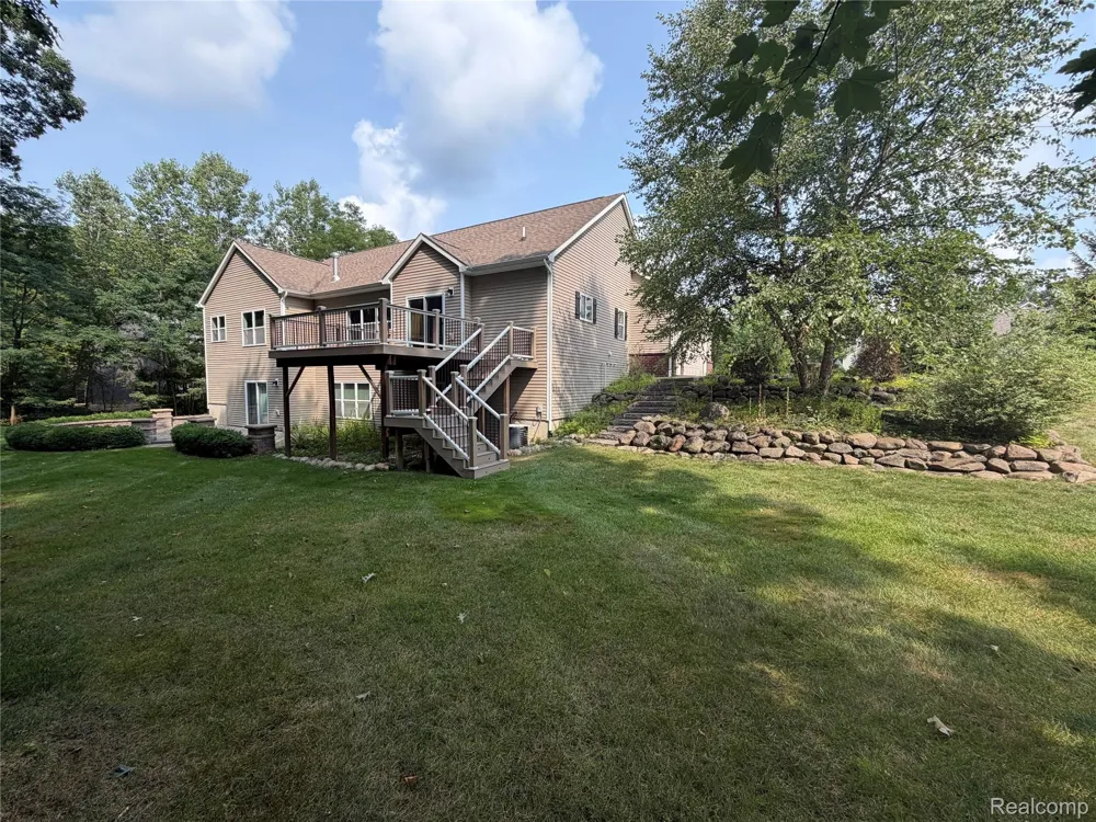 7876 Donegal Court Tyrone Township, MI 48430