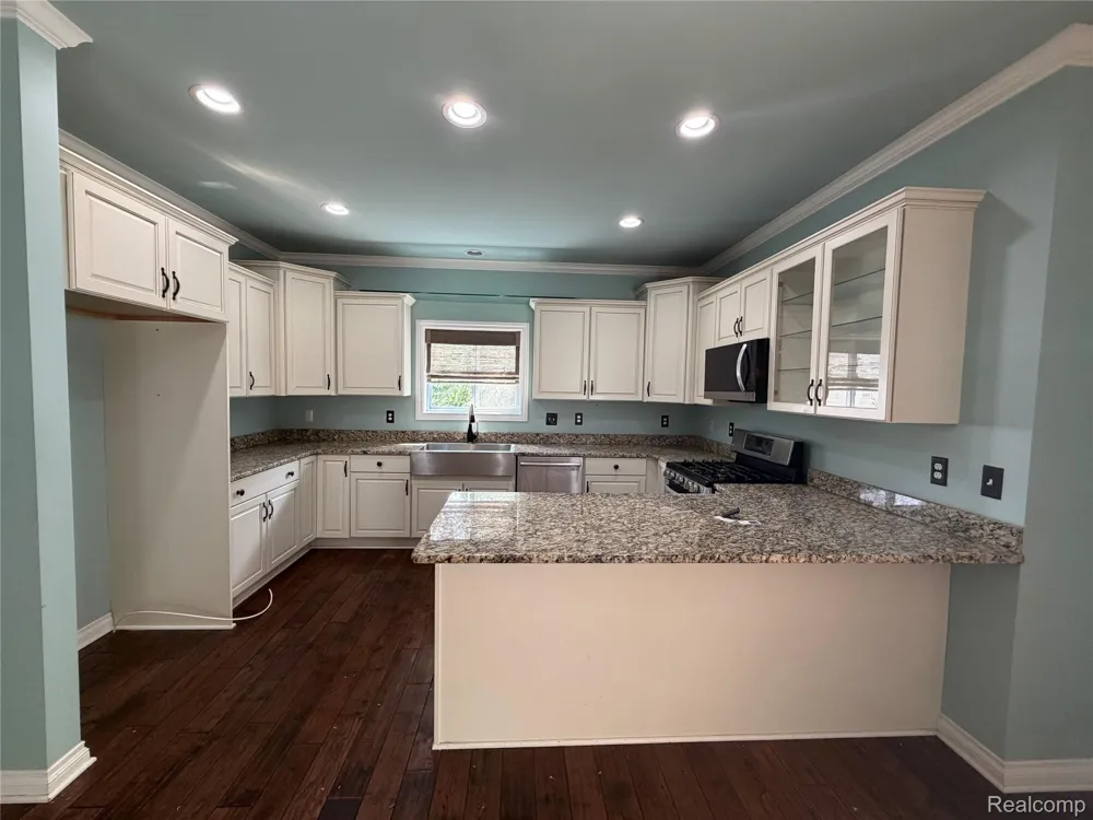 7876 Donegal Court Tyrone Township, MI 48430