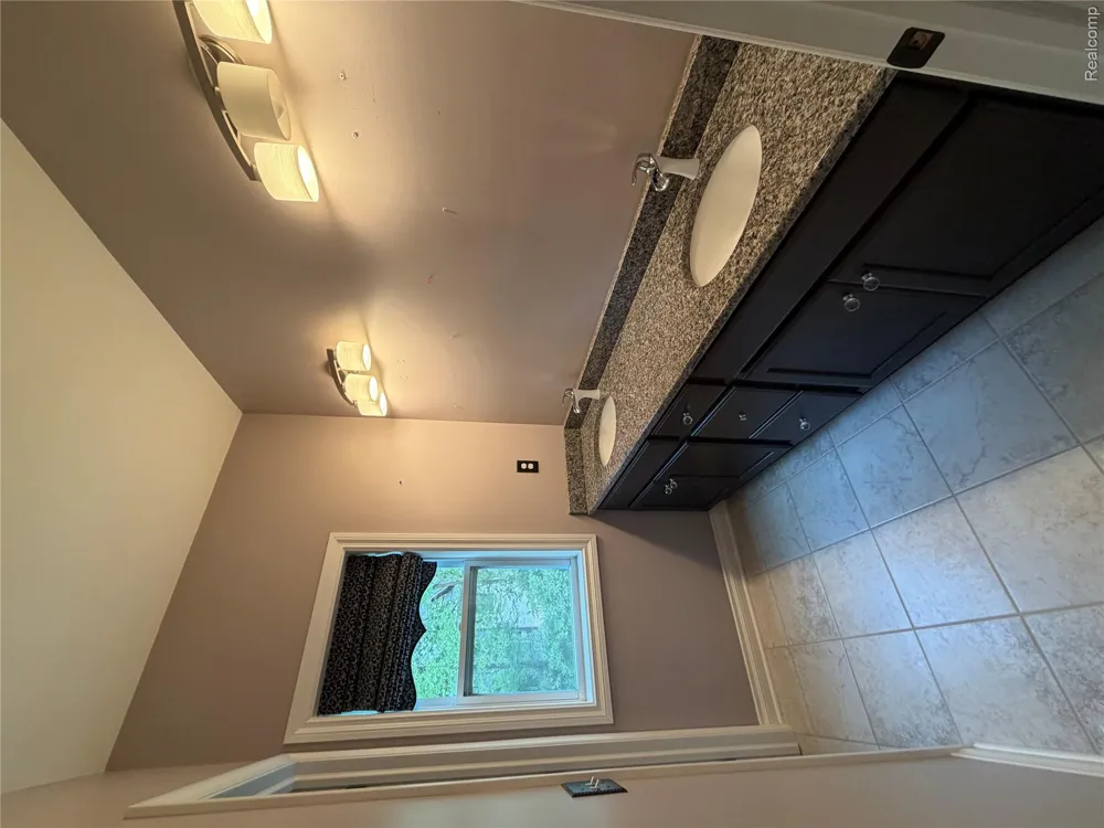 7876 Donegal Court Tyrone Township, MI 48430