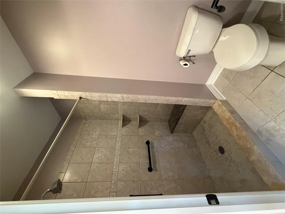 7876 Donegal Court Tyrone Township, MI 48430