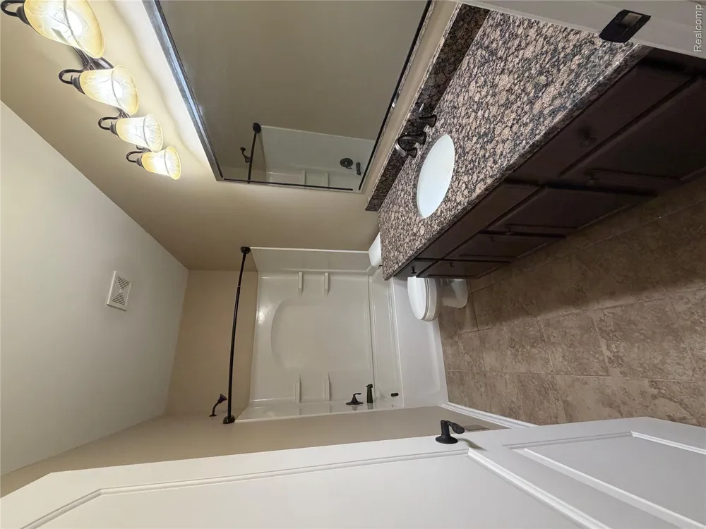 7876 Donegal Court Tyrone Township, MI 48430