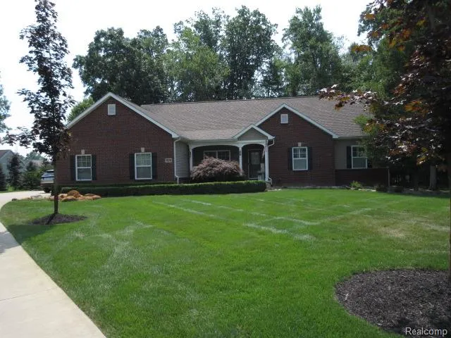7876 Donegal Court Tyrone Township, MI 48430