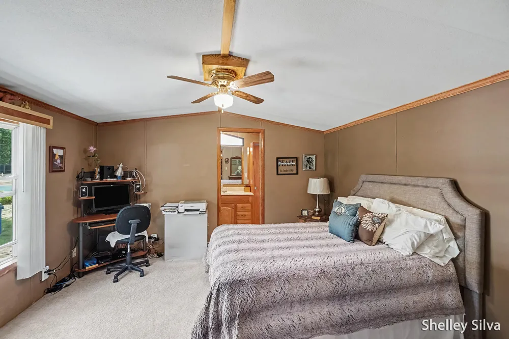 2705 W Southern Avenue Peacock Township, MI 49304