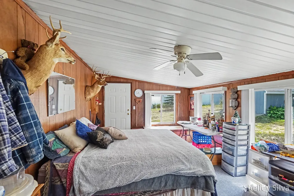 2705 W Southern Avenue Peacock Township, MI 49304
