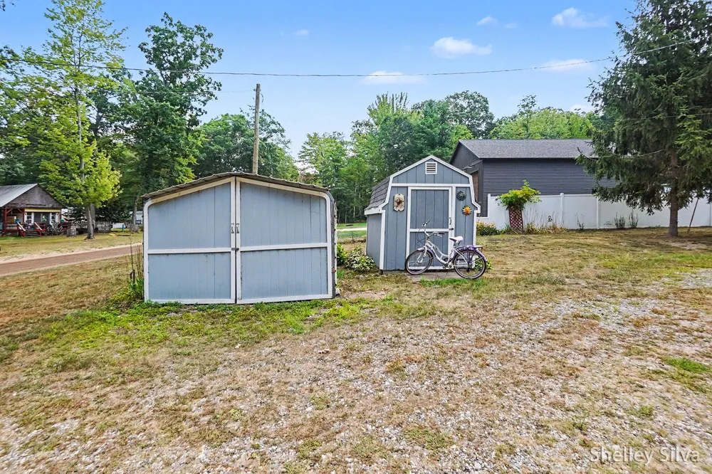 2705 W Southern Avenue Peacock Township, MI 49304