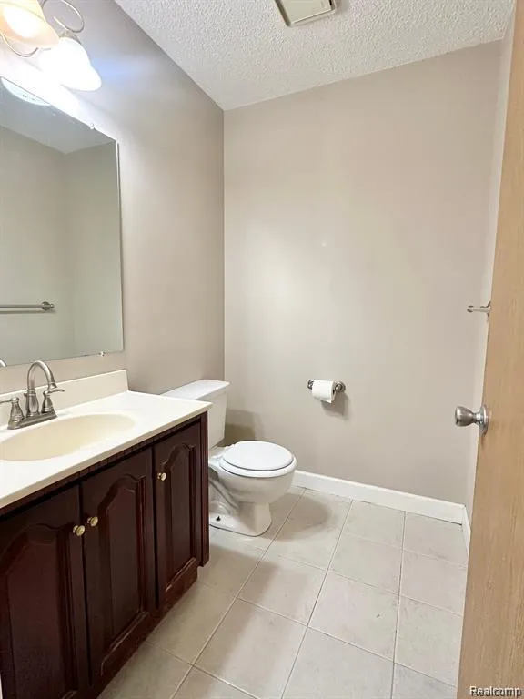 15155 Seagull Drive Sterling Heights City, MI 48313
