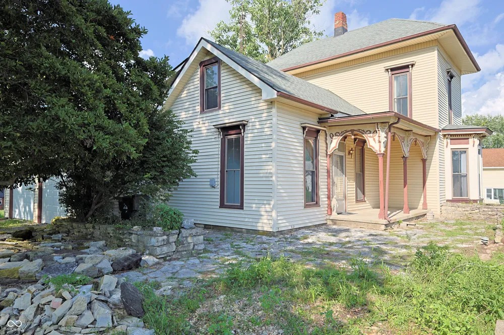 342 High Street Hope, IN 47246