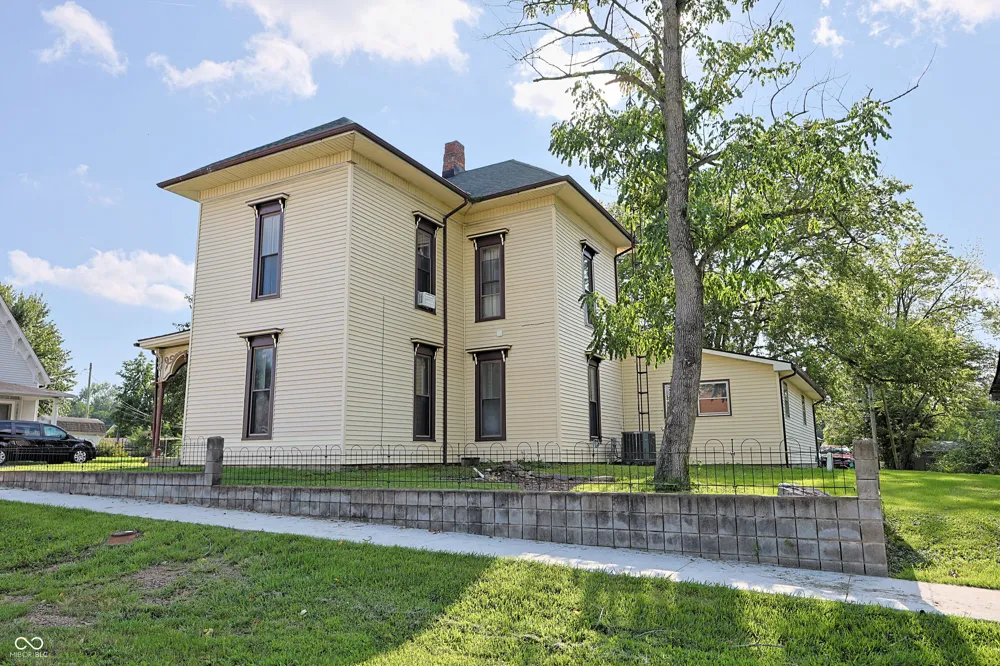 342 High Street Hope, IN 47246