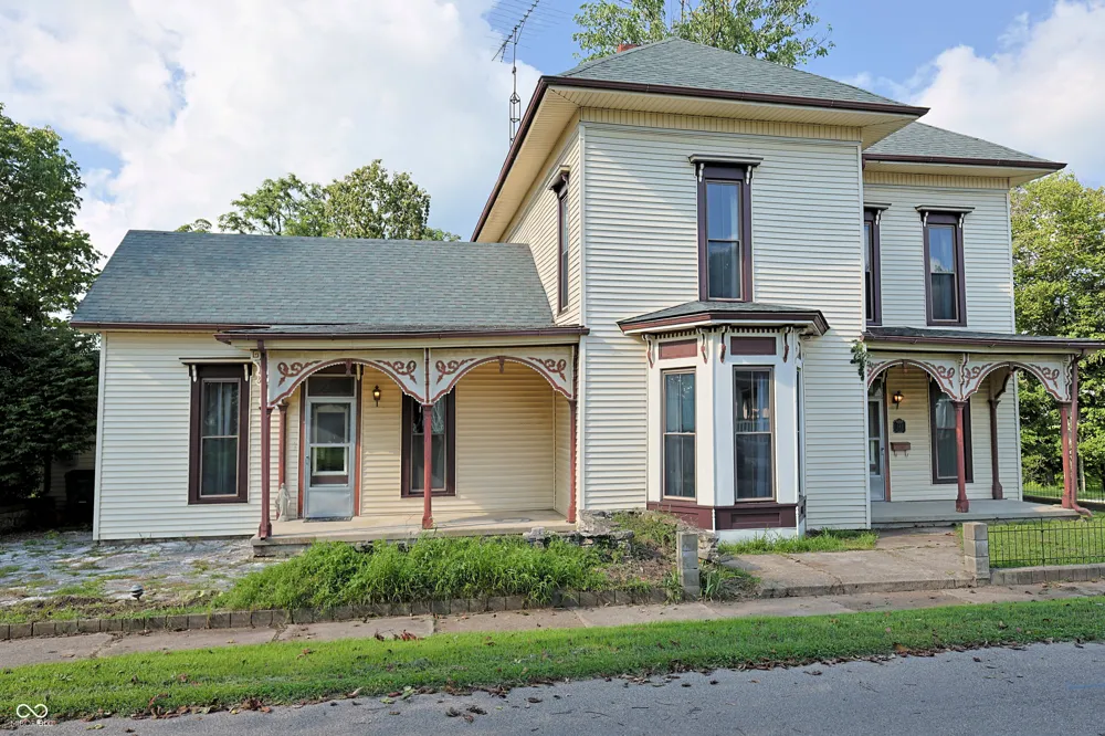342 High Street Hope, IN 47246