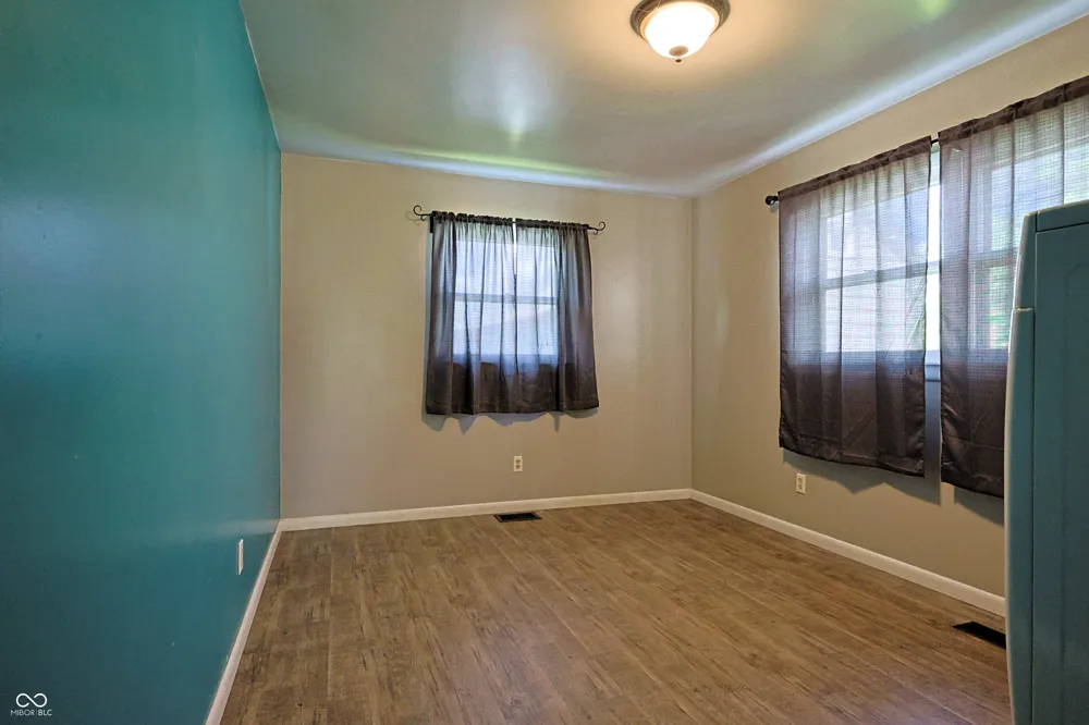 342 High Street Hope, IN 47246