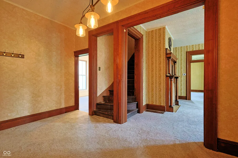 342 High Street Hope, IN 47246