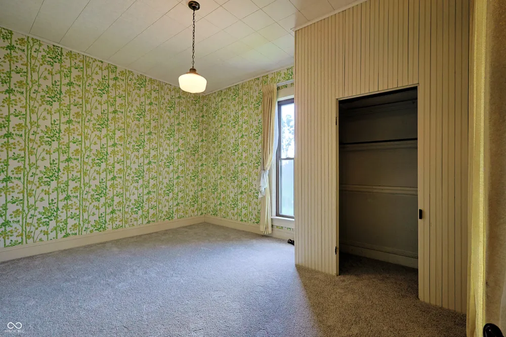 342 High Street Hope, IN 47246