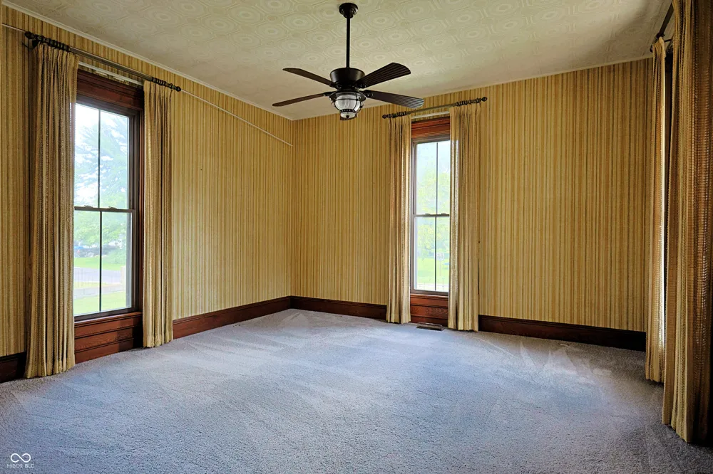 342 High Street Hope, IN 47246