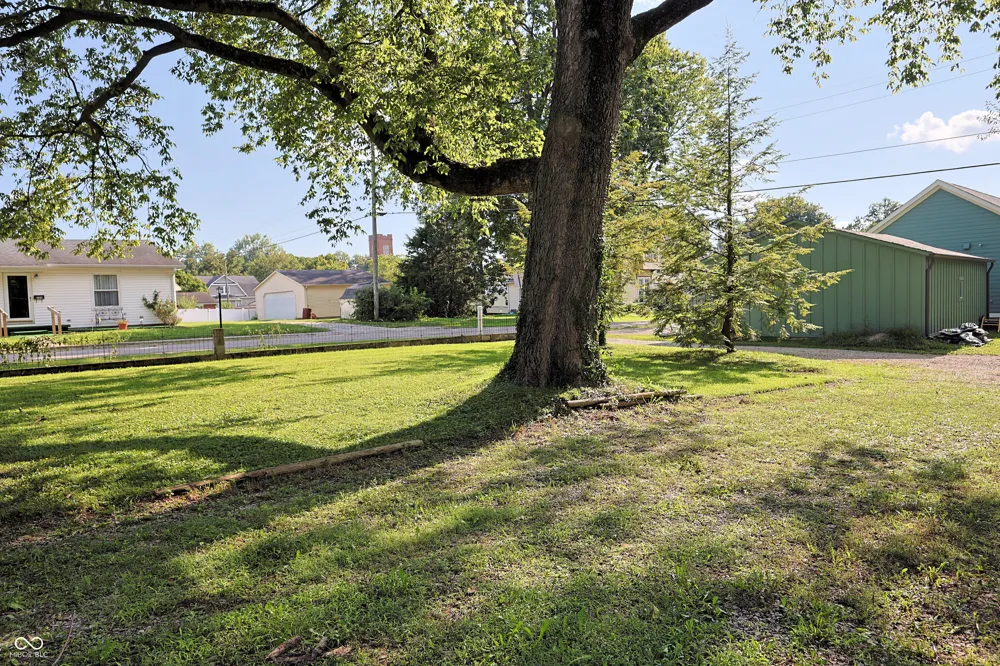342 High Street Hope, IN 47246