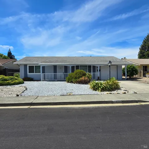102 Lassen Circle