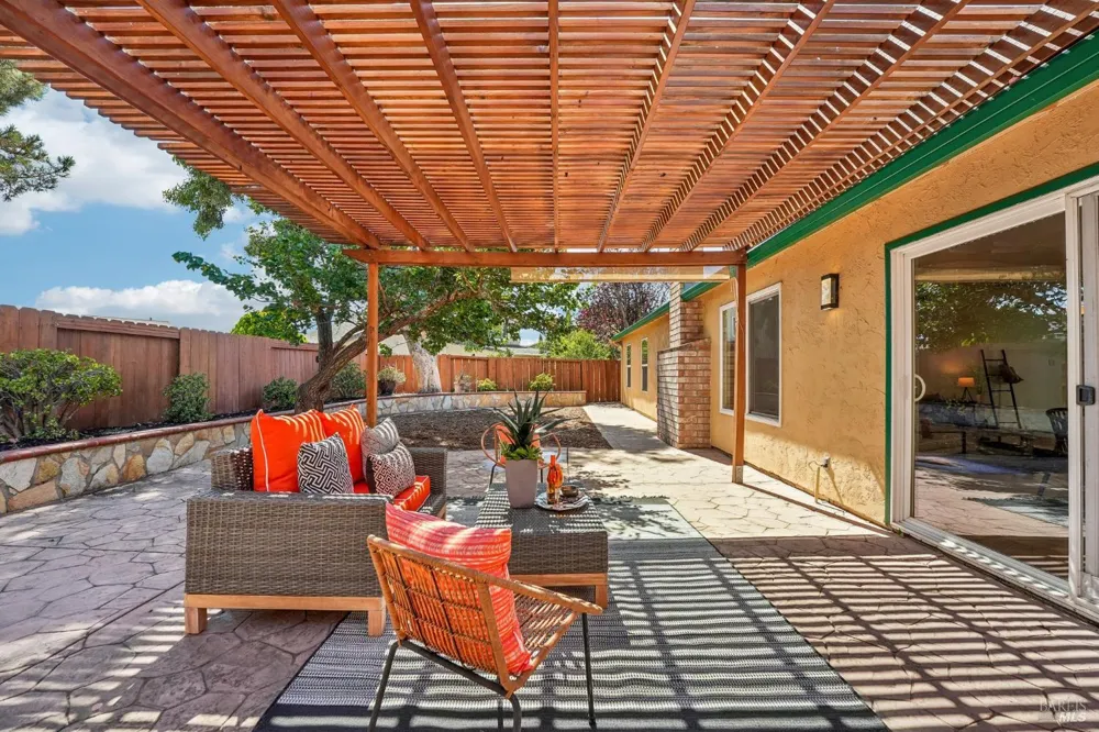 418 Larkin Drive Benicia, CA 94510