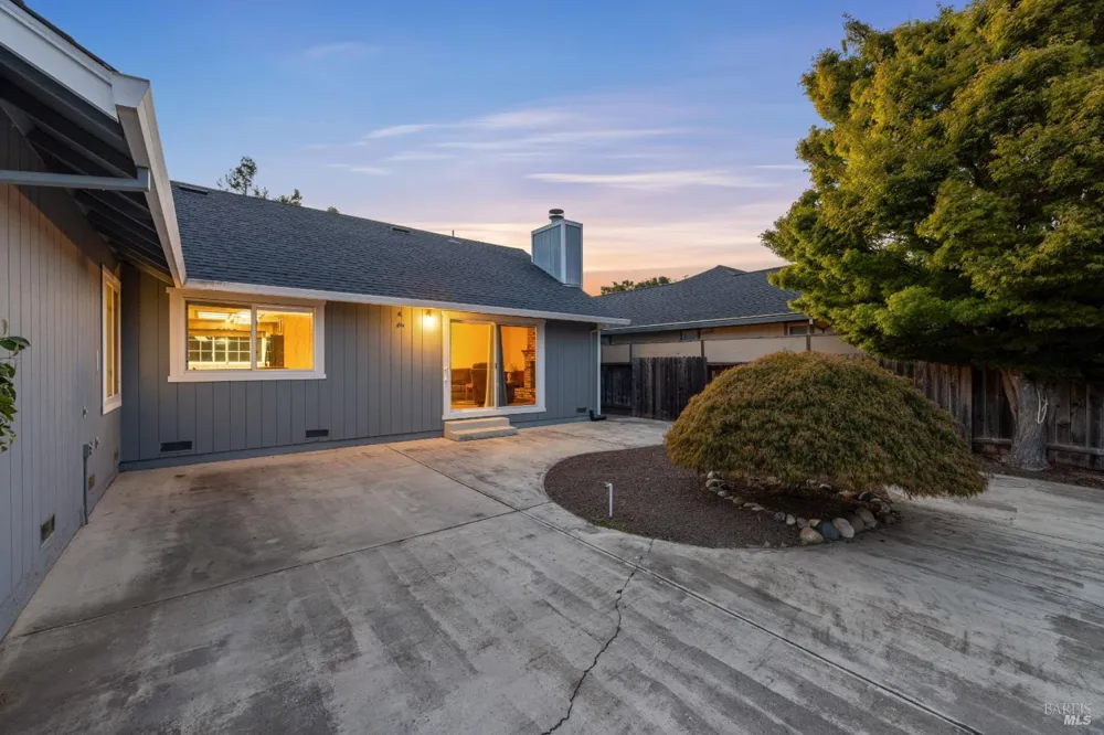 5812 Mathilde Drive Windsor, CA 95492
