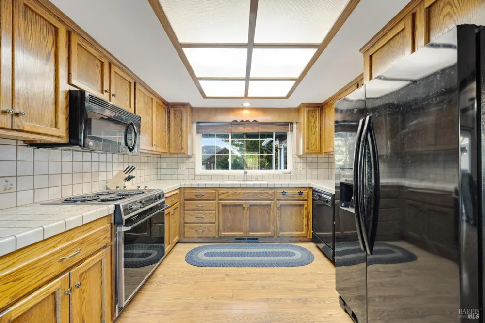 5812 Mathilde Drive Windsor, CA 95492