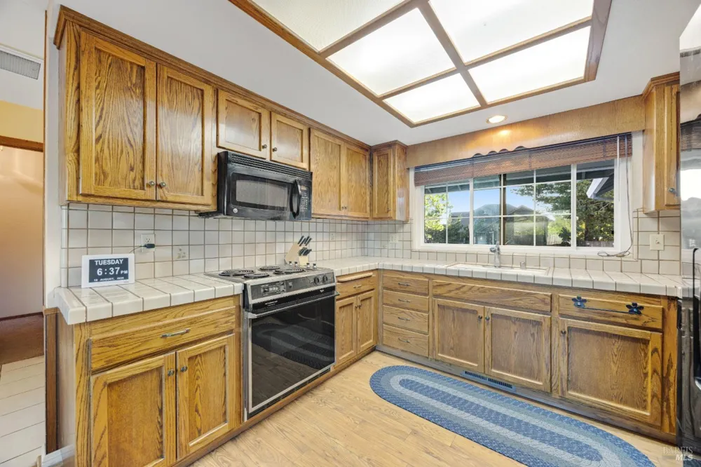 5812 Mathilde Drive Windsor, CA 95492