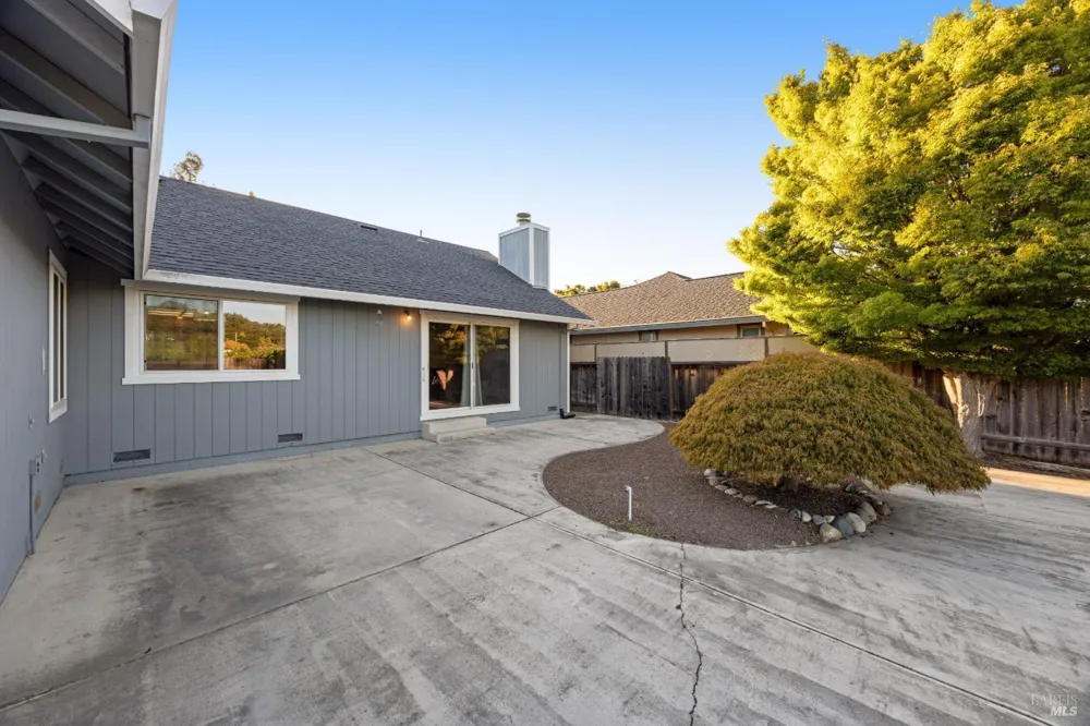5812 Mathilde Drive Windsor, CA 95492